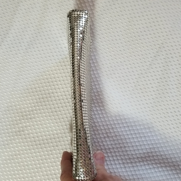 WHITING & DAVIS VINTAGE SILVER MESH TWO COMPARTMENT WALLET - Picture 4 of 8